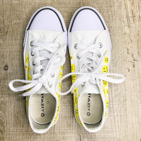 Custom Smiley Faces Airwalks/ knock off Converse - Picture 5 of 7